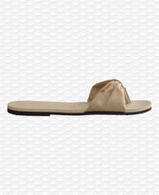 Load image into Gallery viewer, Havaianas You Saint Tropez Material Beige